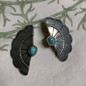 The2bandits concho wing earrings -antique silver